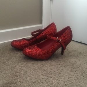 Sparkly ruby red slipper heels.